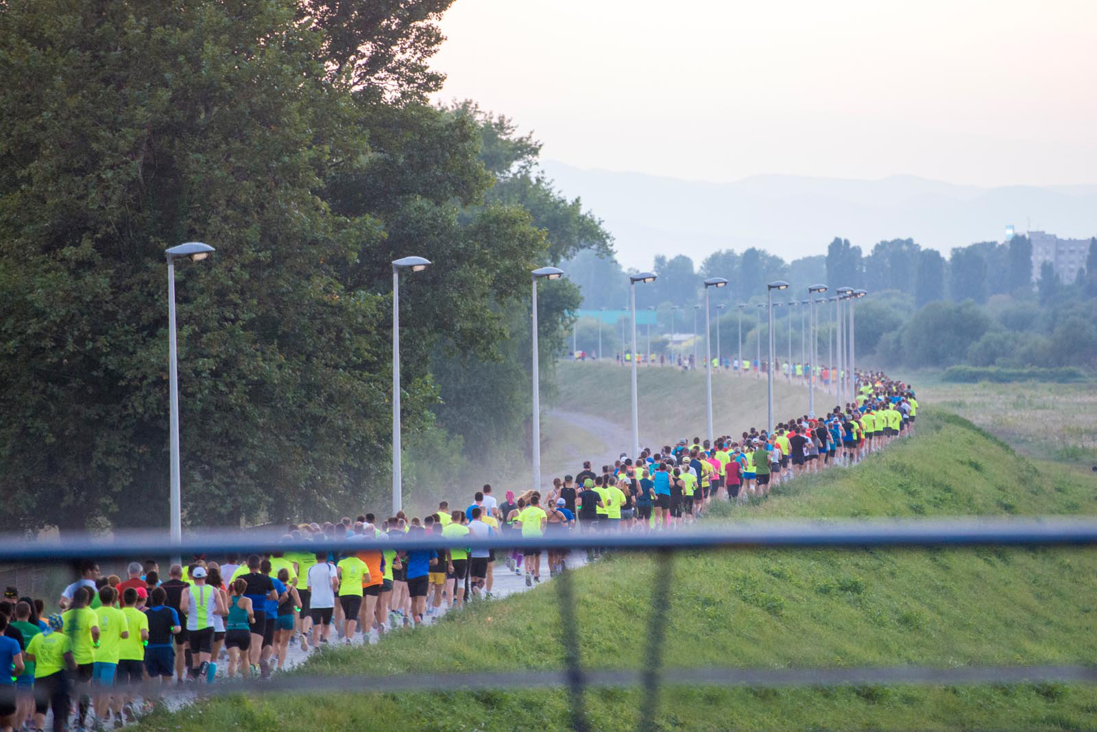 Läufer beim PoKRENI GRAWE Nachtmarathon 2016