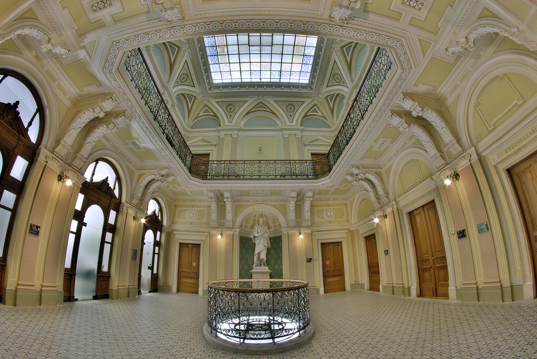 First floor First floor with statue of Archduke Johann